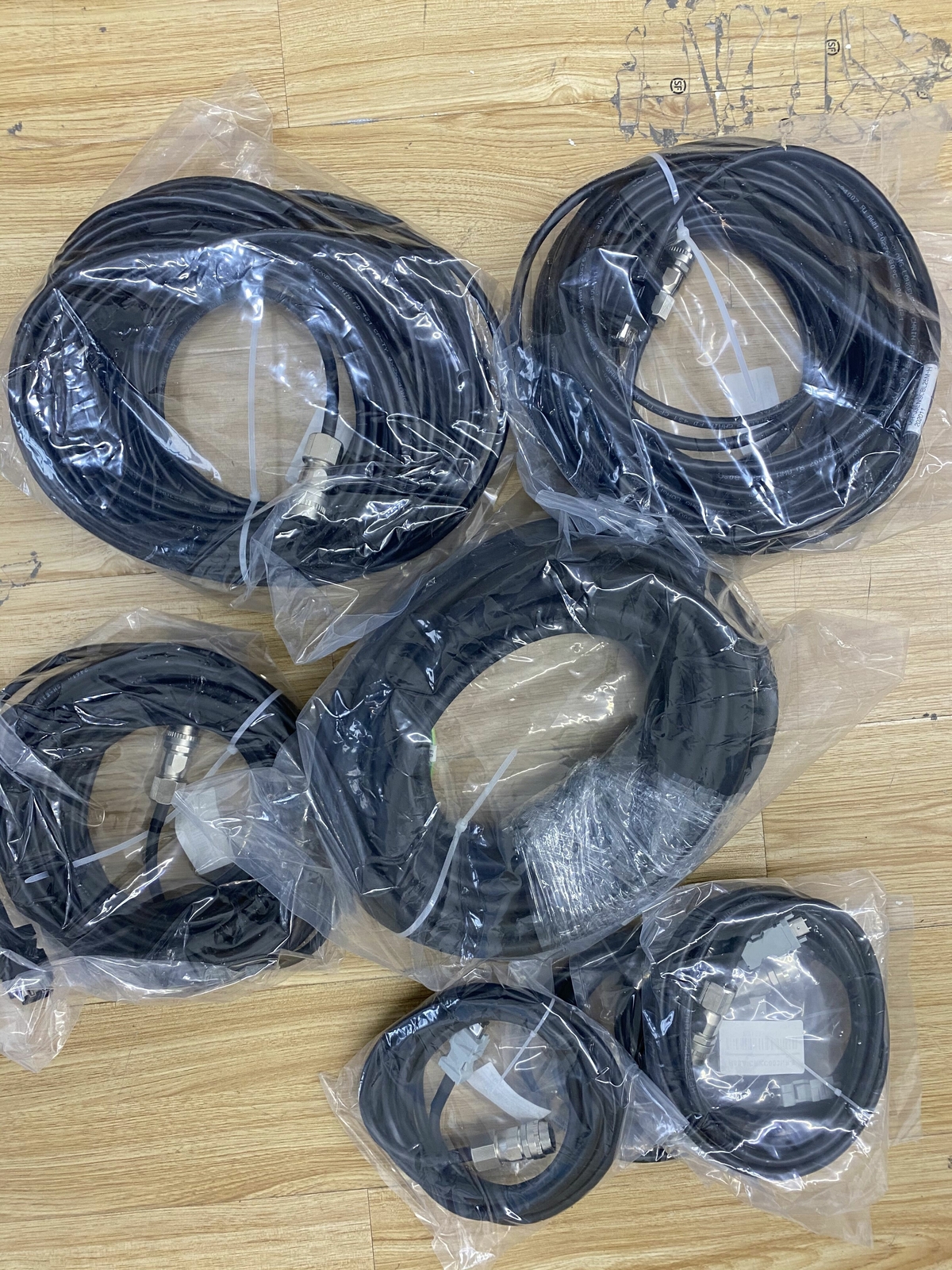 FAST DELIVERY PLC Omron cable R88A-CA1C020SFS-A new