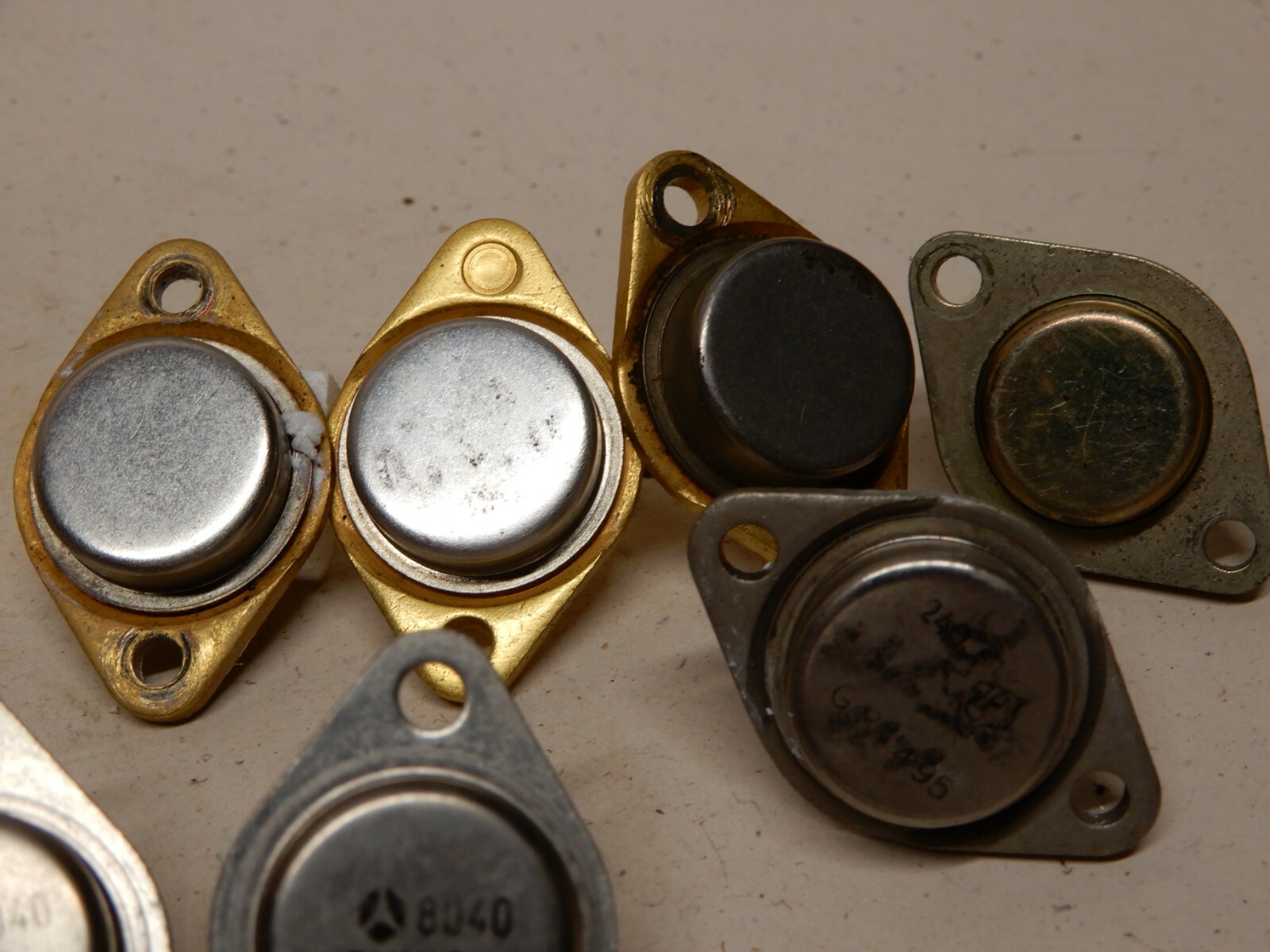 Large Lot of Various Transistors TR375 ECG180 and More Total 17