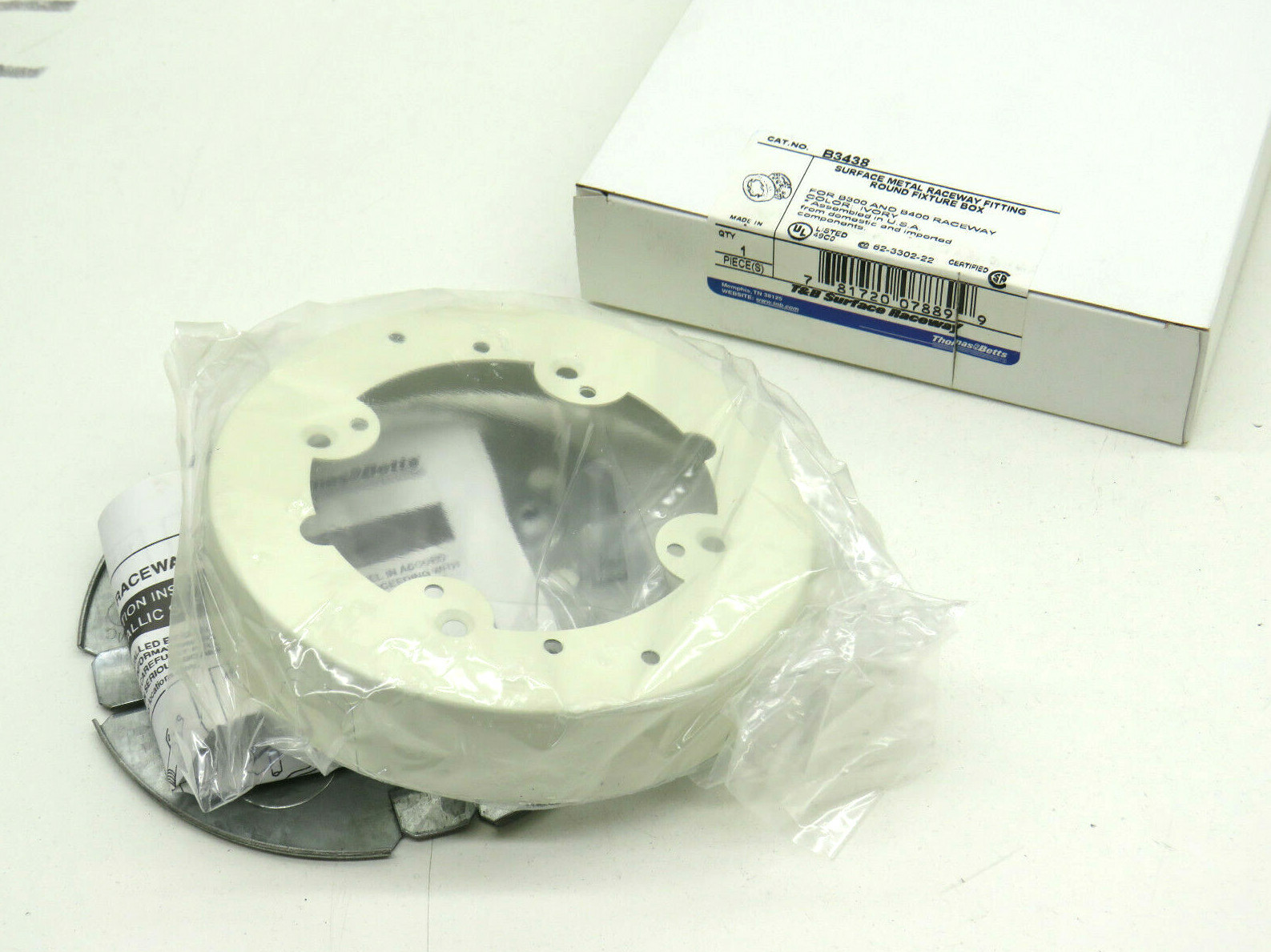 Thomas & Betts B3438 Surface Metal Raceway Fitting Round Fixture Box for B300