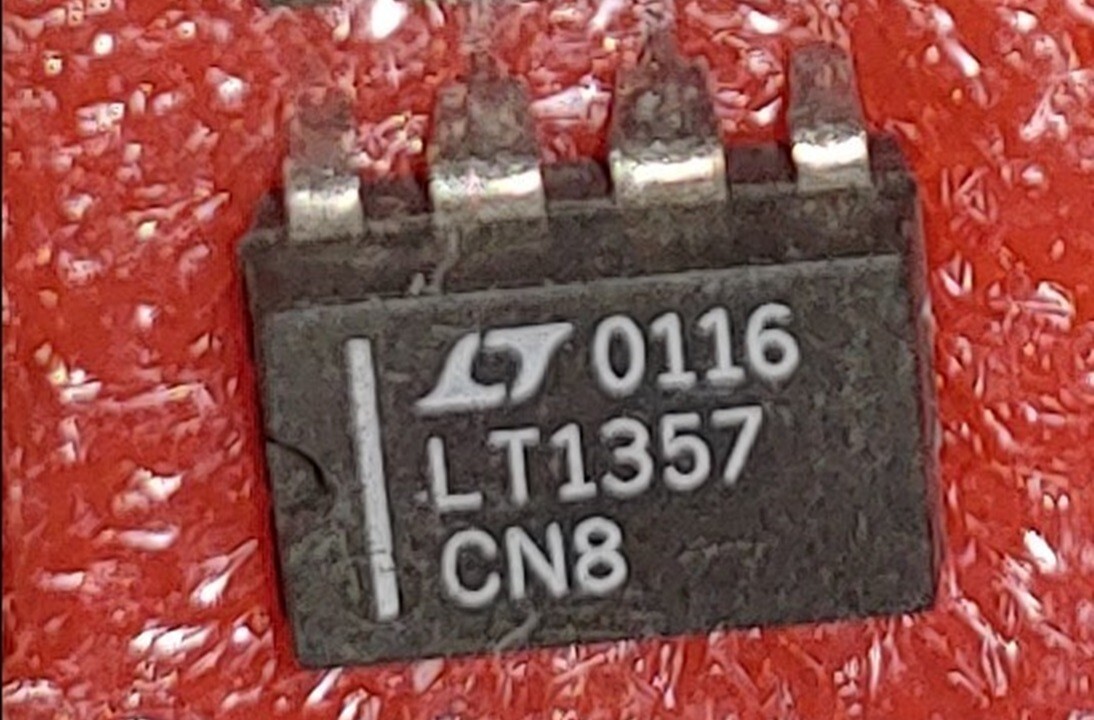 LT LT1357CN8 LT1357 LT1357C DIP-8 25MHz 600V/us Op Amp RH