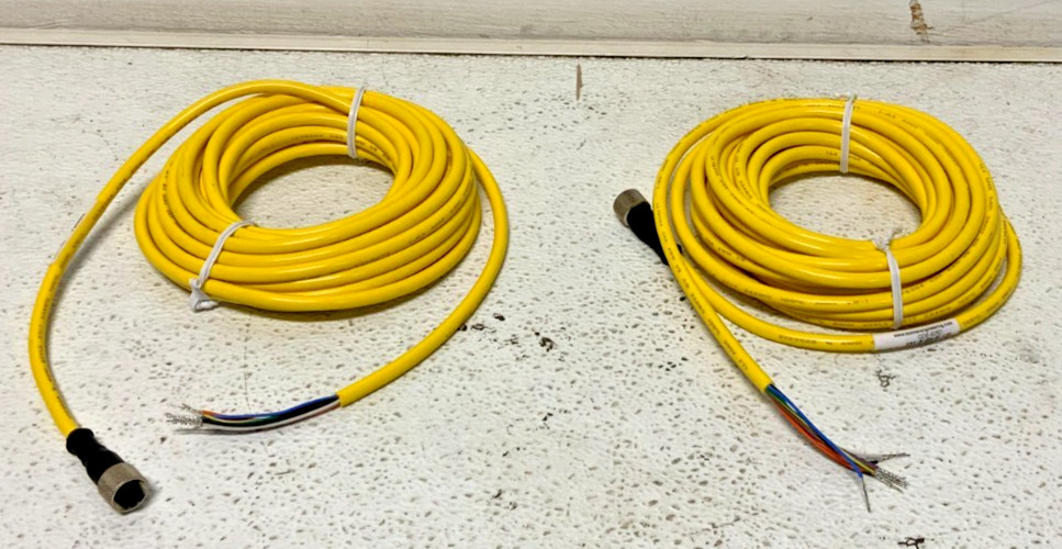 NEW Lot of 2 Banner QDE-825D Single Ended Sensor Cable Cordset Female 74C