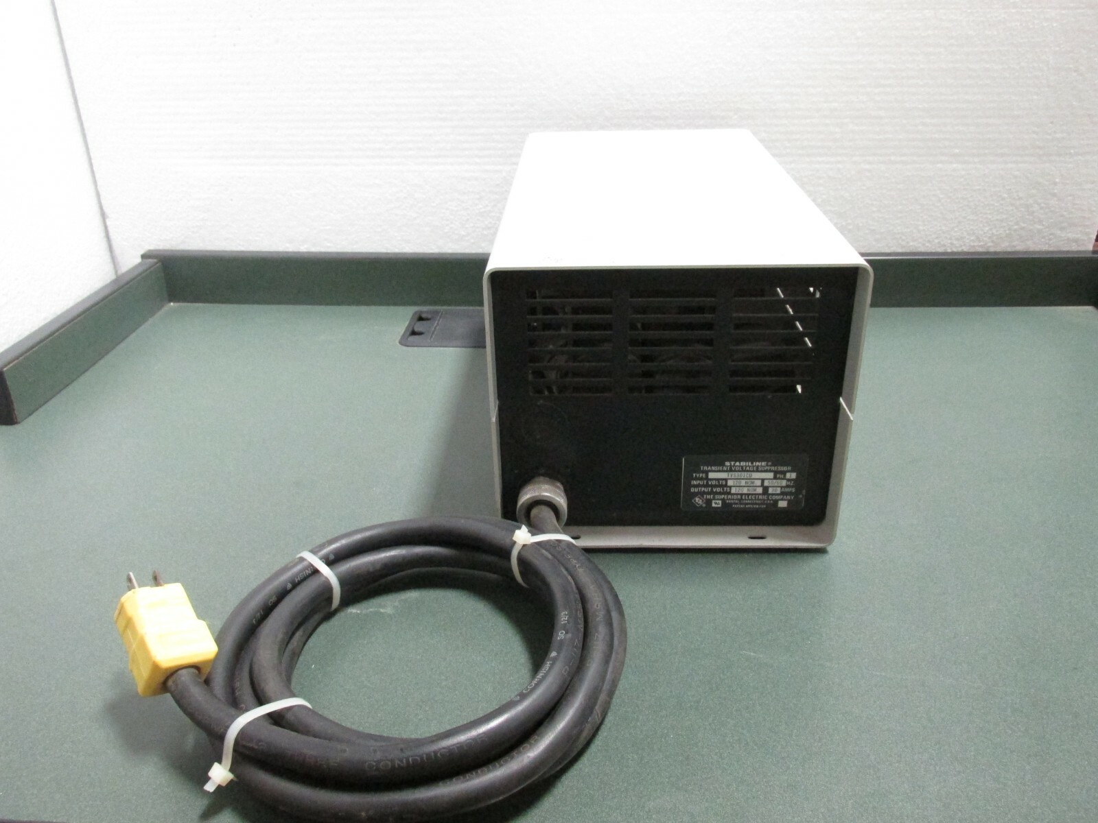 120V 30A Superior Electric Stabiline TVS301CU 1PH Transient Volt. Supp. 45675WVS