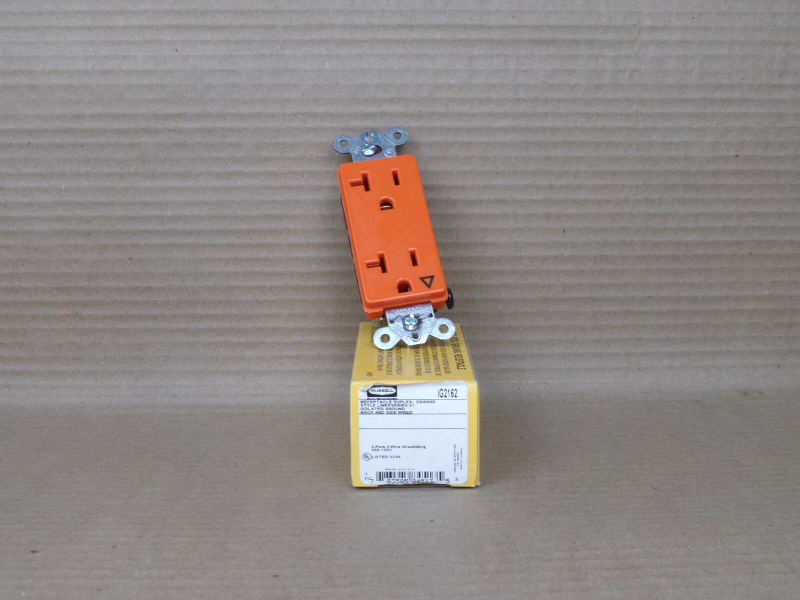 New Hubbell IG2162 Wiring Device 2 pole 3 Wire Grounding 20A 125V Receptacle AK