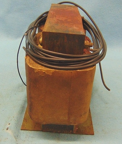 MILW. TRANS CO, TRANSFORMER, 31702-4, 3 PHASE, 2400 V., 60 Hz, 5 Kv