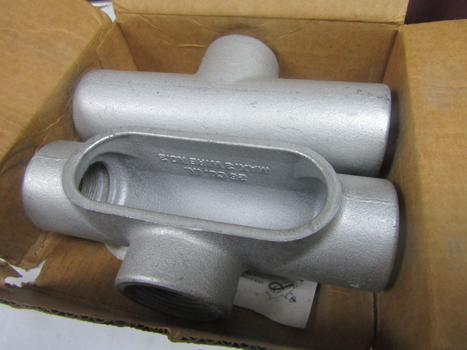 ✌️2) NEW CROUSE HINDS 1-1/2″ FORM 7 CAST CONDUIT BODY T57 BOX OF 2