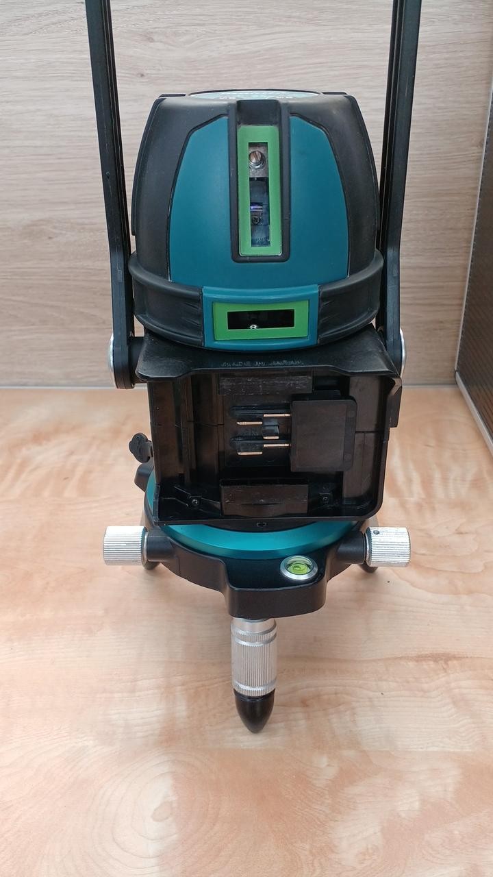 Makita SK505GD Laser Marker 10.8V Rechargeable Indoor Outdoor Green