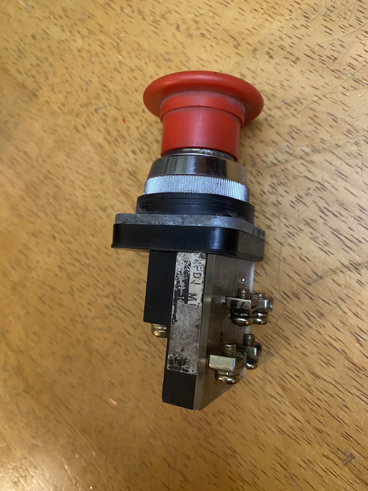 Used MARUYASU DENGYO MPDJ-1R E STOP BUTTON / 41-10279