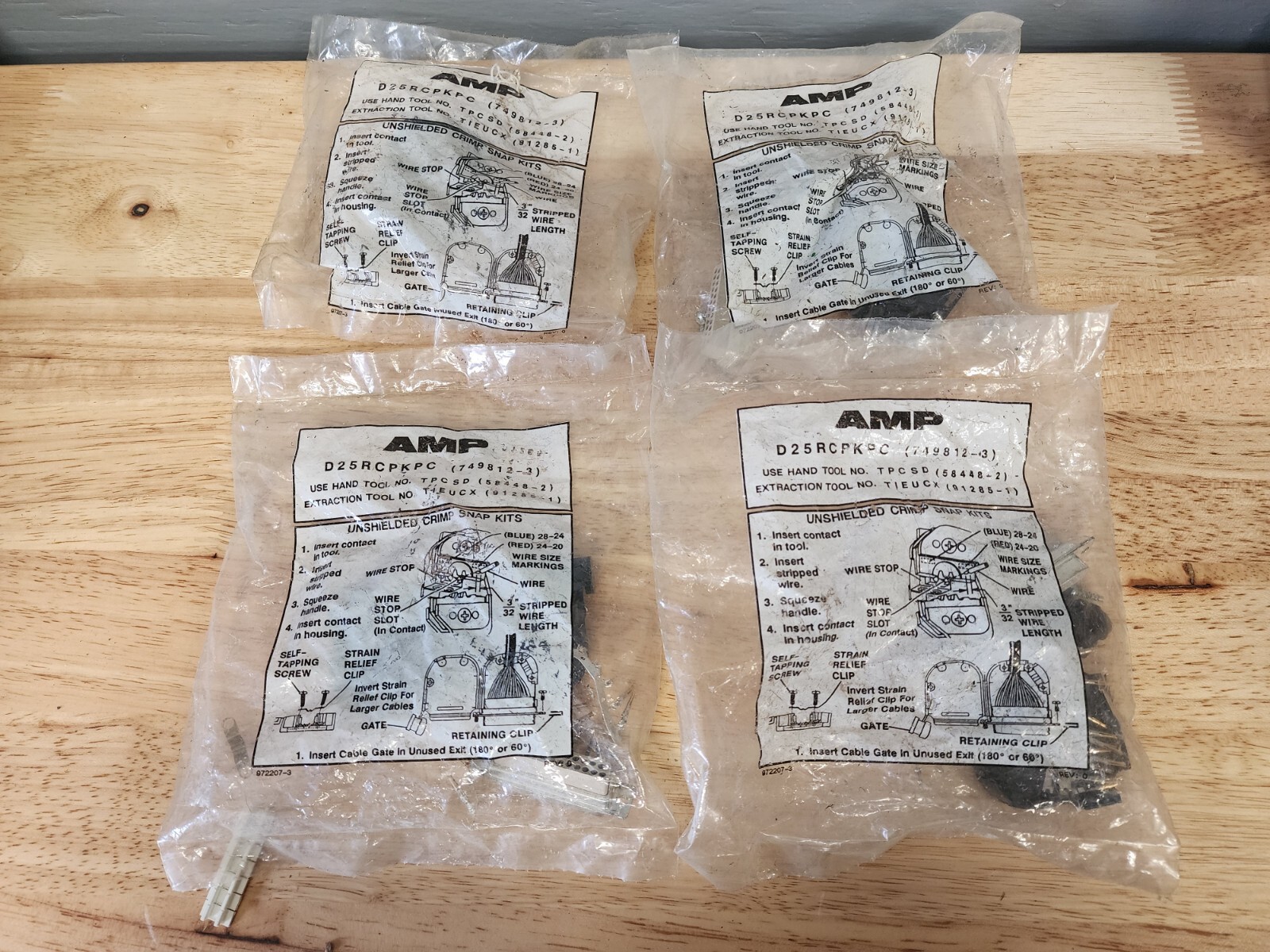 Amp D25RCPKPC Unshielded Crimp Snap Kit (Lot Of 4 Bags)