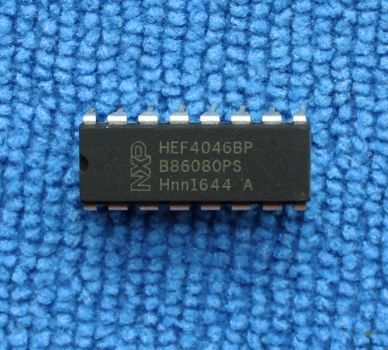 10pcs HEF4046BP HEF4046,652 IC PHASE-LOCK LOOP MCPWR DIP-16