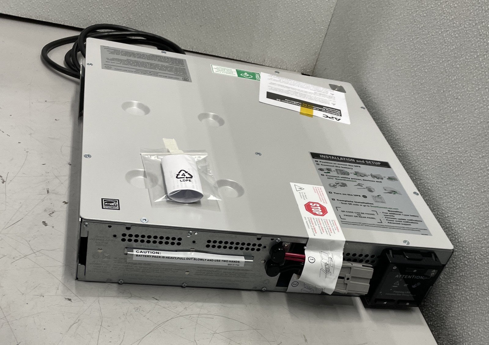 APC Smart-UPS SMC1500-2UC 2U Rack Back-UPS 1440 VA 6 x NEMA 5-15R