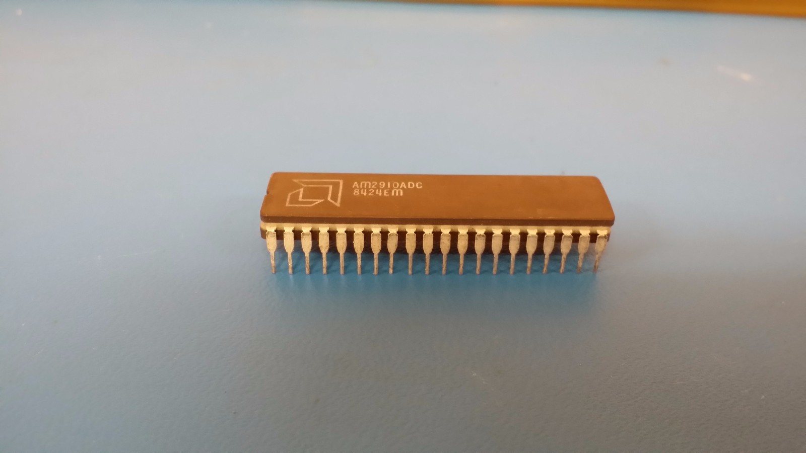 (1 PC) AM2910ADC AMD 12-BIT, MICROPROGRAM SEQUENCER, CDIP40