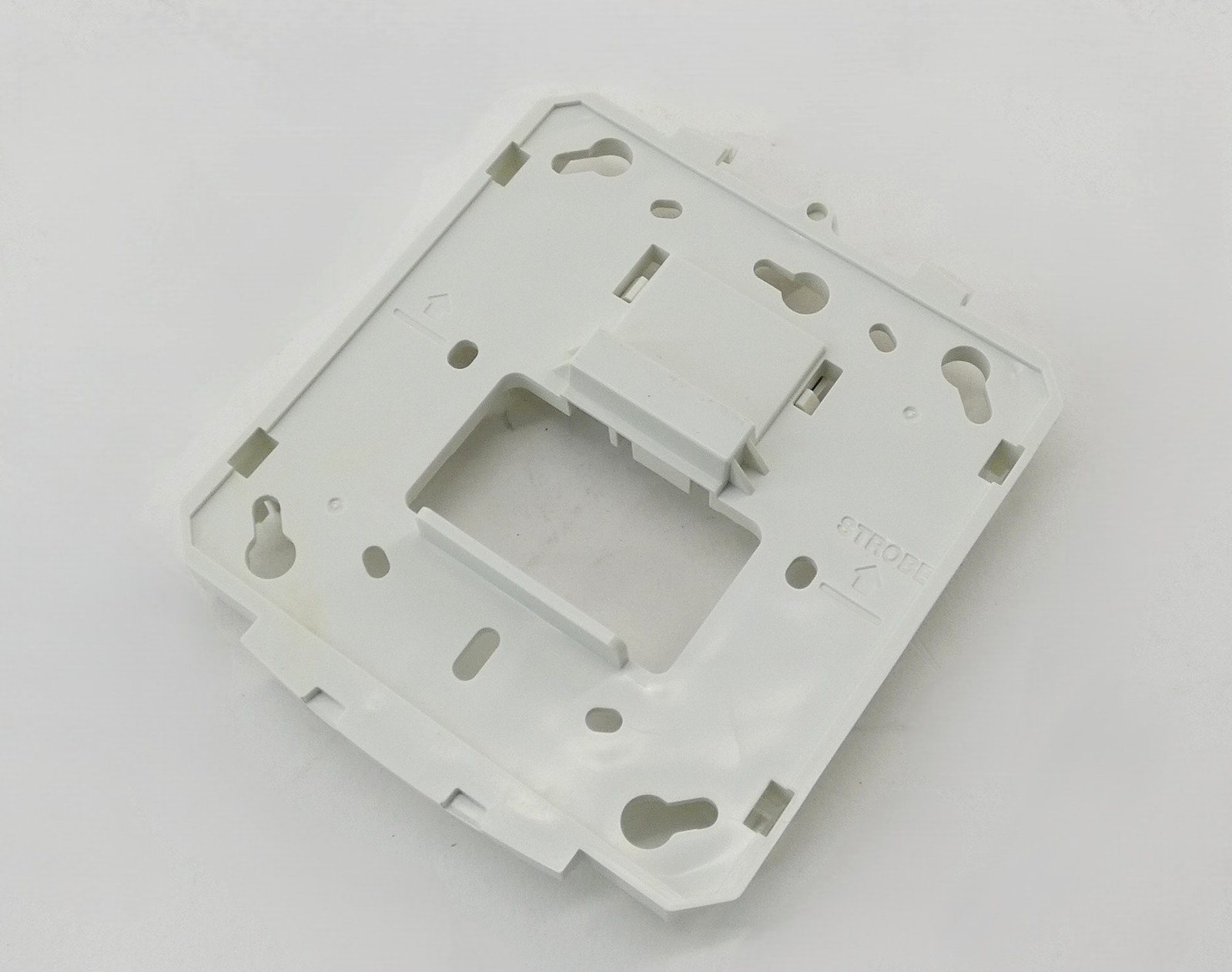 Cooper HSR 114468 Wheelock Exceder Fire Alarm Strobe Wall Mount 12/24VDC – NE…