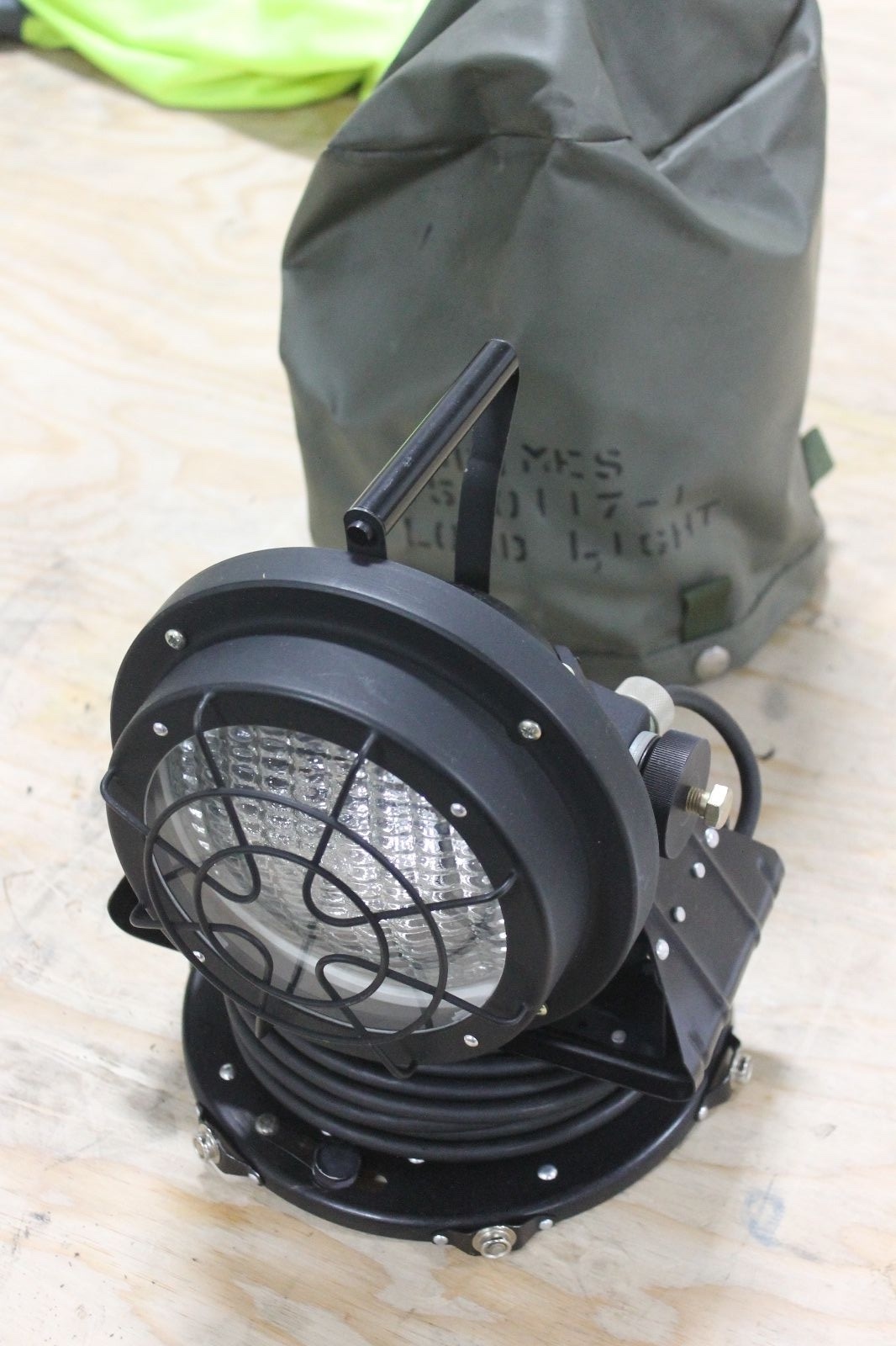 NOS GRIMES FLOODLIGHT LIGHT LAMP FLOOD 15-0117-1