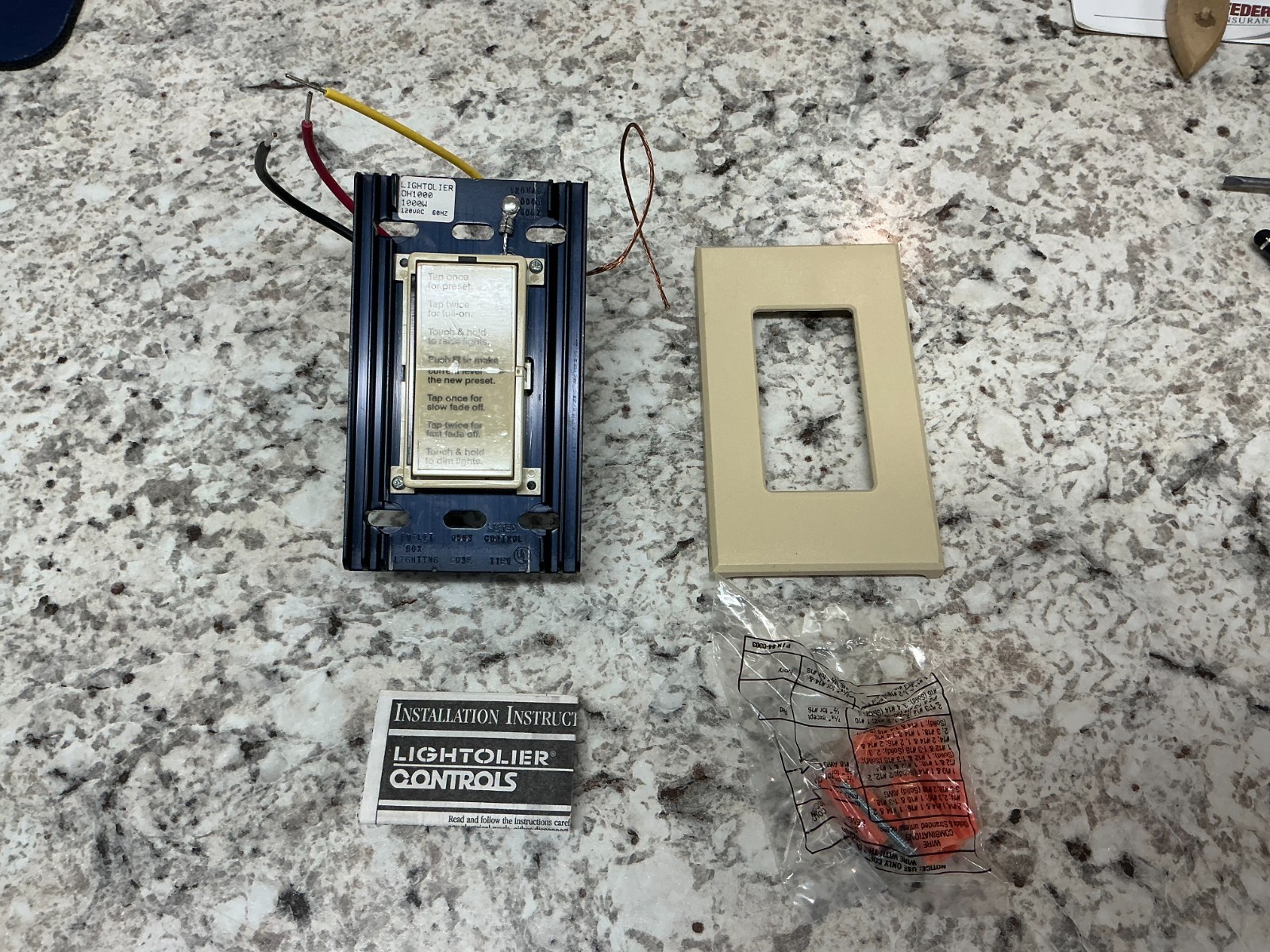 *FREE SHIPPING* Lightolier OH1000-I Onset Dimmer Single Pole 1000w Ivory