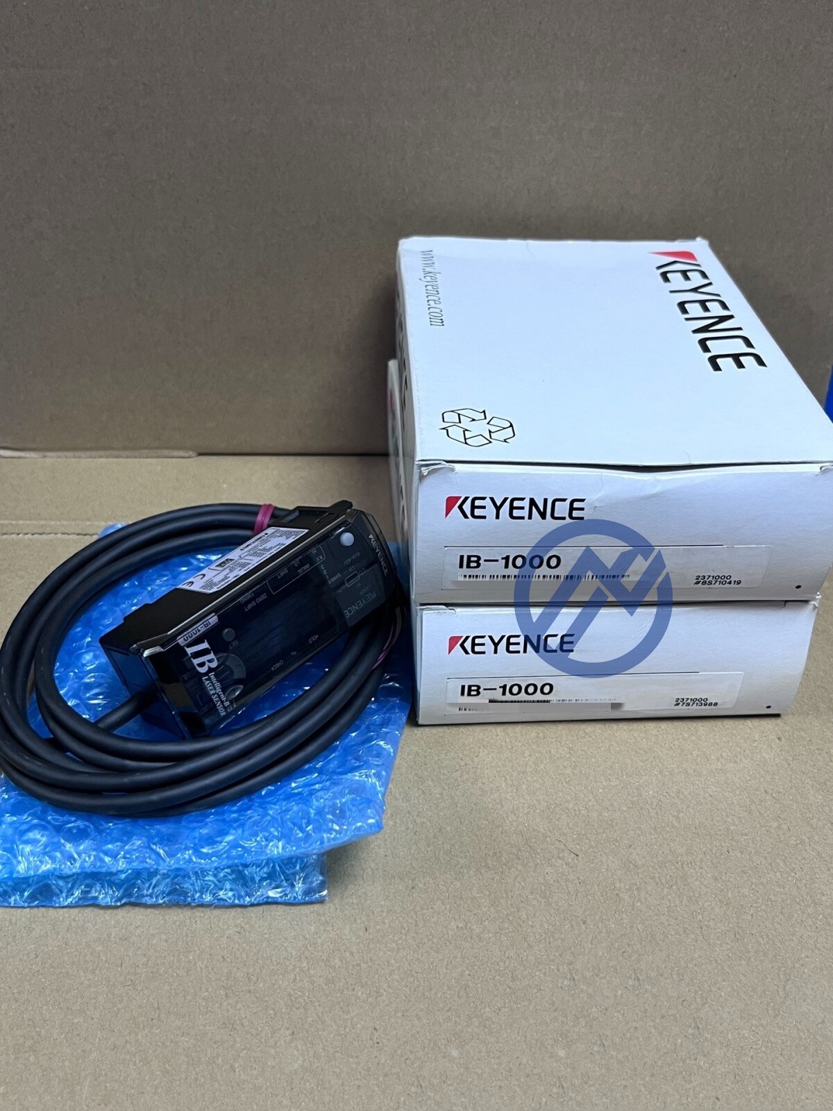 Brand new IB-1000 Keyence transducers Fast Express DHL