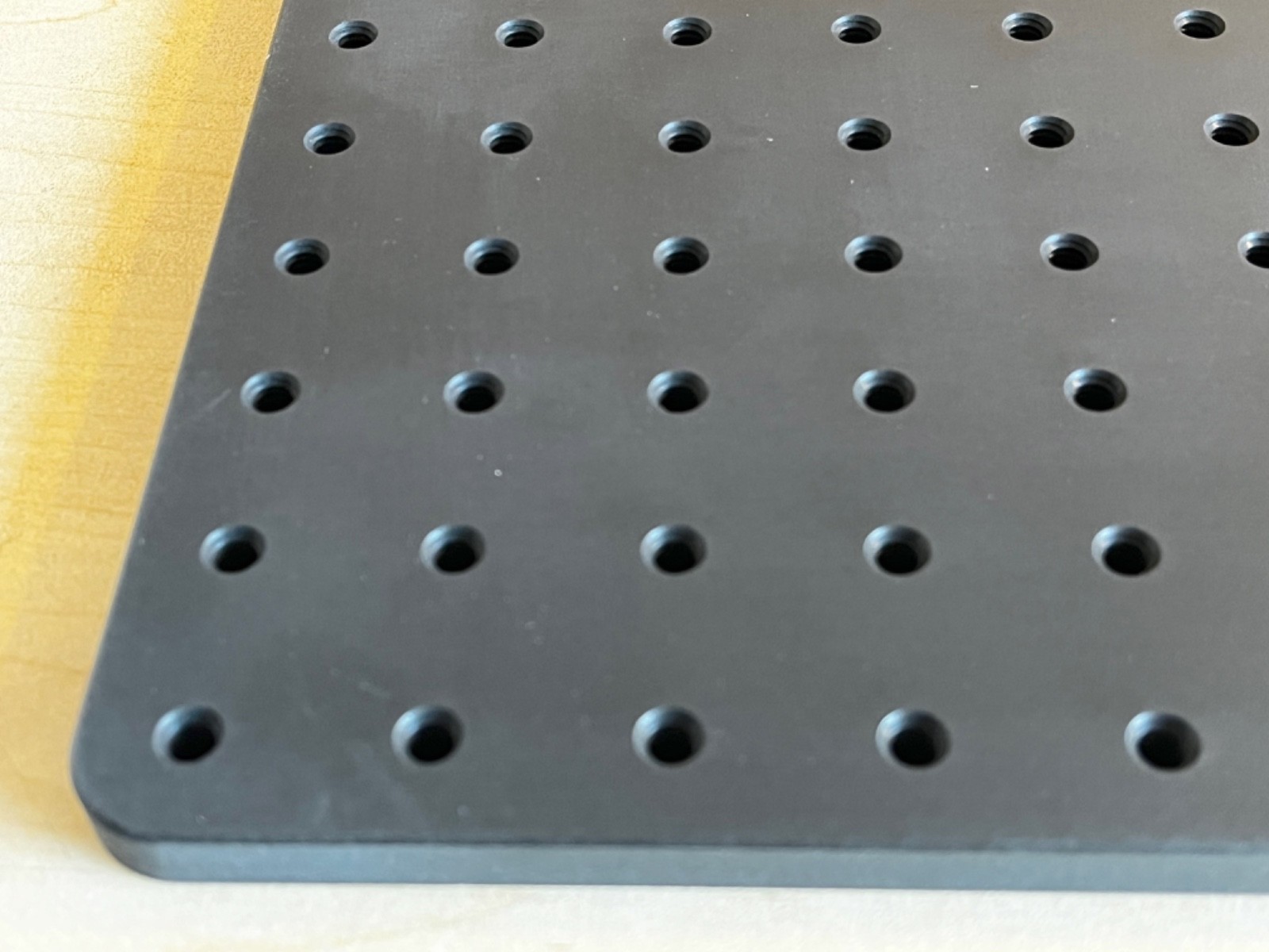Optical Flat Plate Aluminum Breadboard with Crystal-Clear Dust Cover