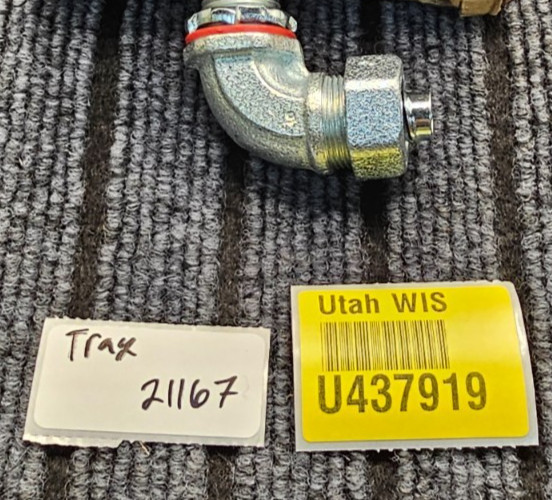 (QTY 10) Southwire Topaz 490S: 3/8″ Iron Insulated 90° Liquid Tight Connector