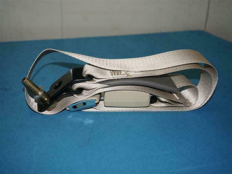 Ford 2L1Z-78611B60-AAF 2L1Z78611B60AAF SeatBealt Buckle NEW NOB