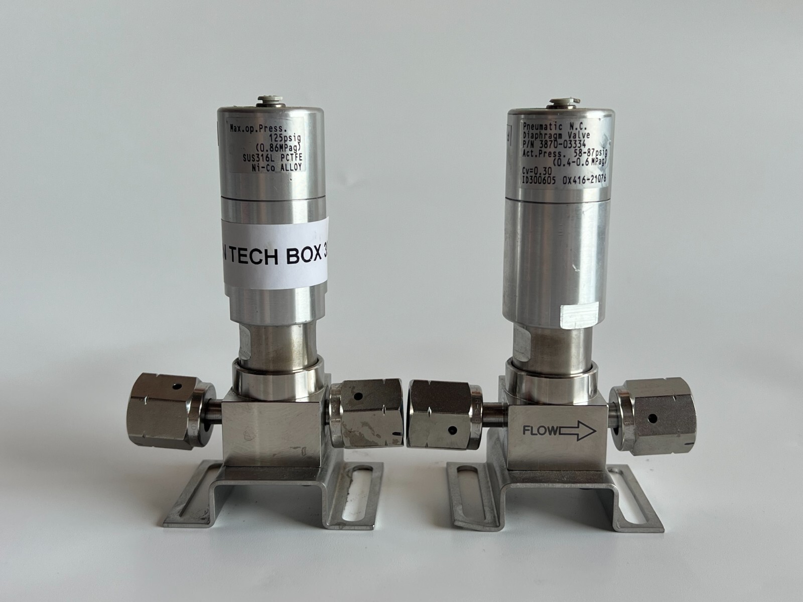 LOT OF 2 PCS AMAT 3870-03334 Pneumatic NC Valve Pneumatic Diaphragm