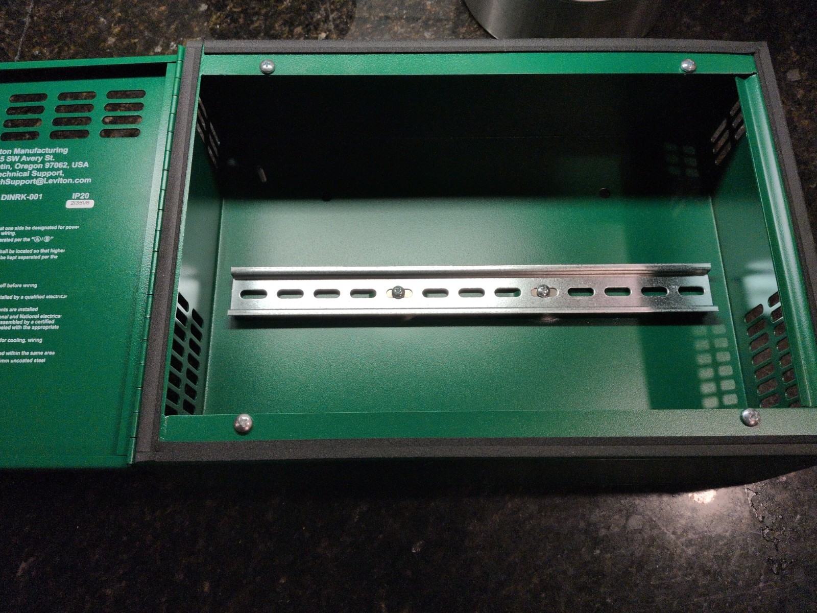 Leviton LED Controller/Lighting Control System 003-DINRK-1