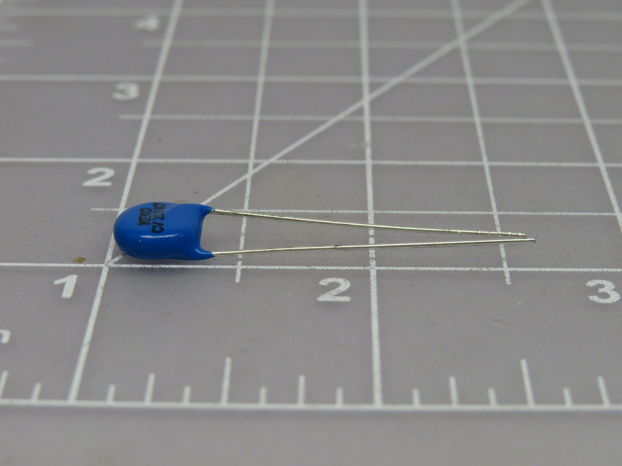 LOT OF 800 STACKPOLE ELECTRONICS CV250K07B VARISTORS MOV 250VAC/320VDC 1200A 390