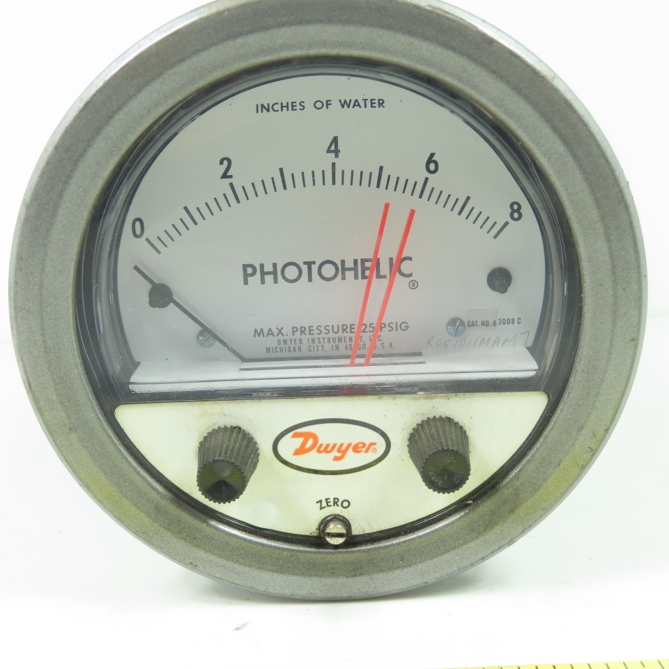 Dwyer A3000 120VAC Photohelic Pressure Switch Gauge 0-8″ Water 25PSIG