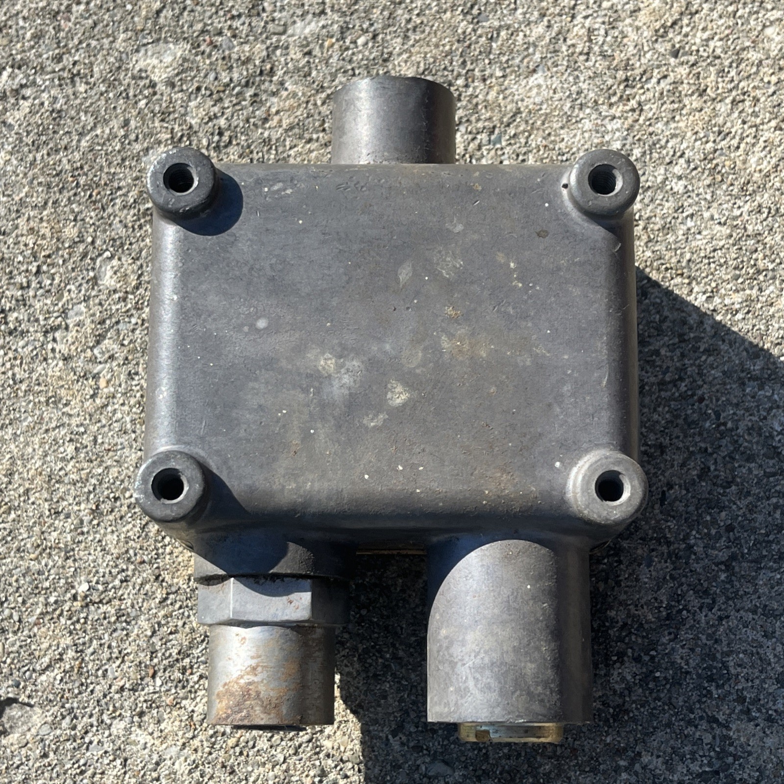 Barksdale 9048-4 pressure Actuated switch 200-3000 Psi NOS