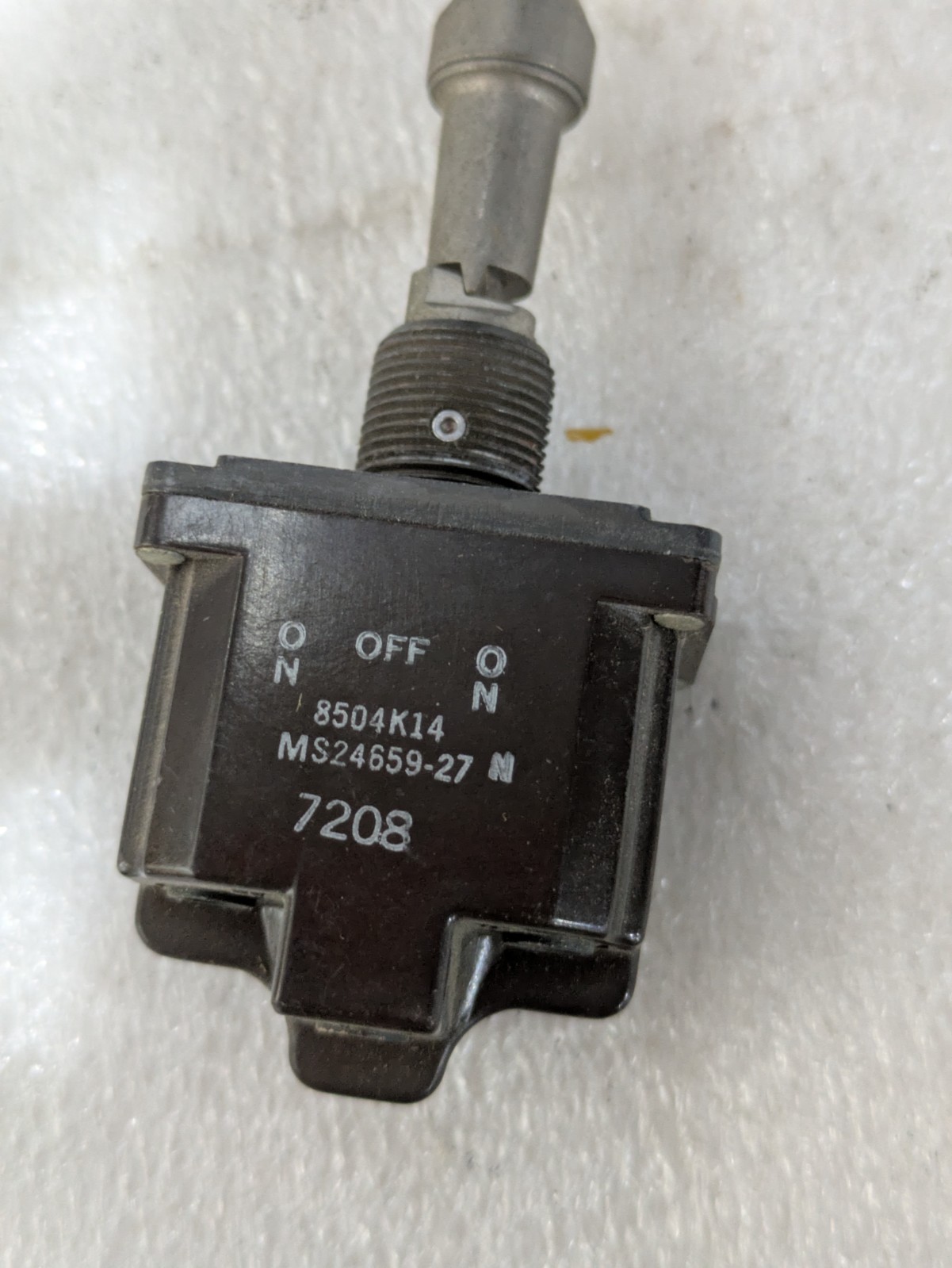 Honeywell 8504K14 MS24659-27N Toggle Switch ON-OFF-ON 2TL1-7N Mil Spec Aircraft