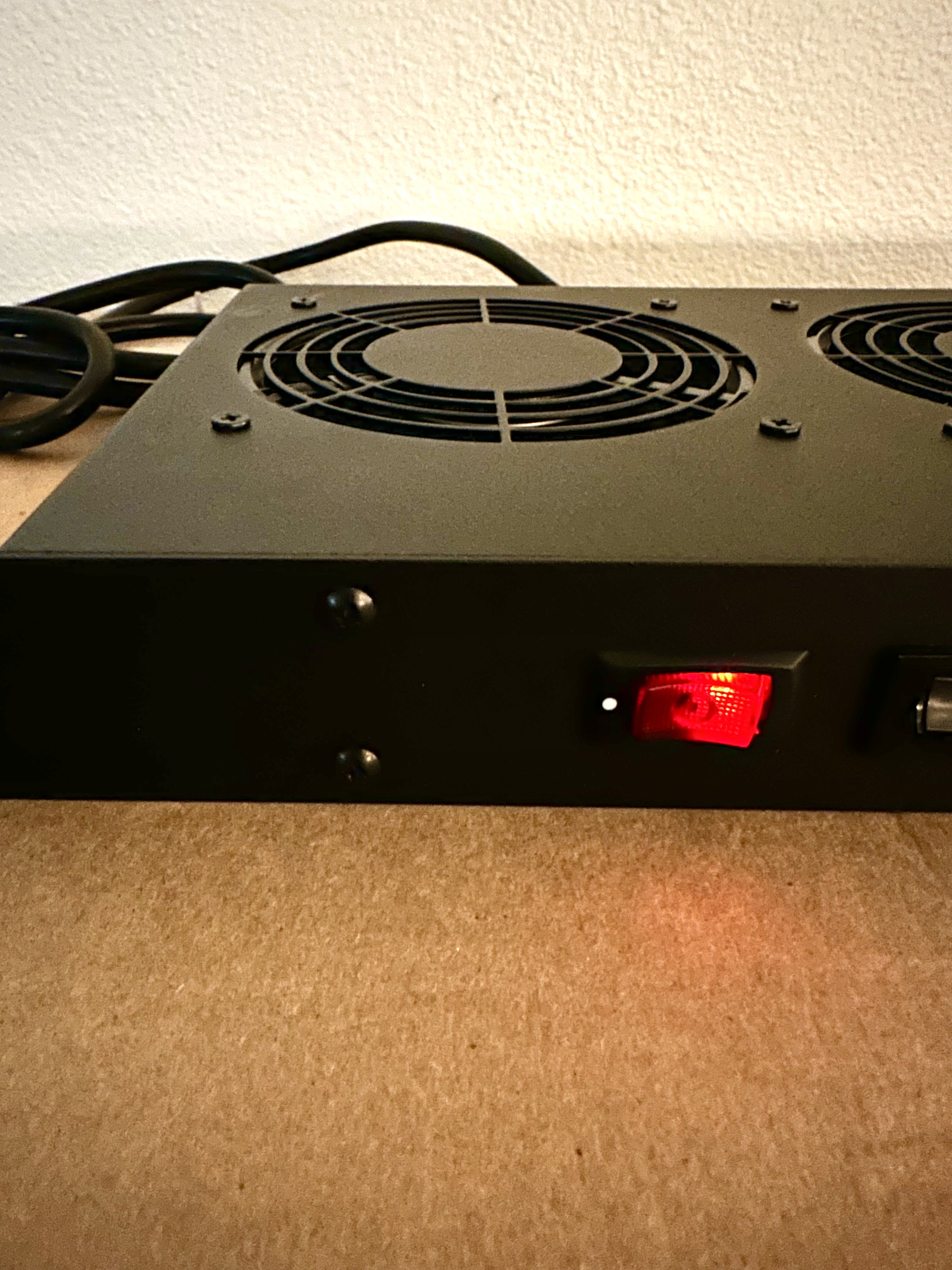 Hammond FT300HA1BK Cooling Fan Tray, W+Red LED Switch 115VAC, 3A, 60Hz – New!
