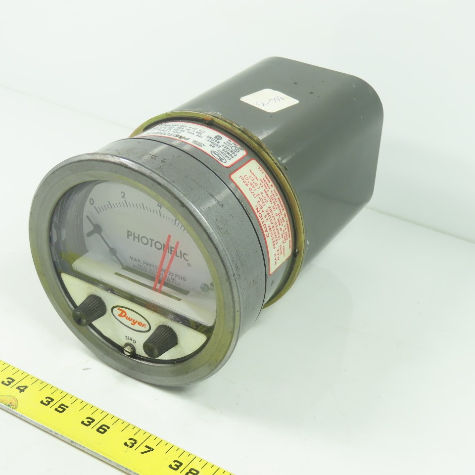 Dwyer A3000 120VAC Photohelic Pressure Switch Gauge 0-8″ Water 25PSIG