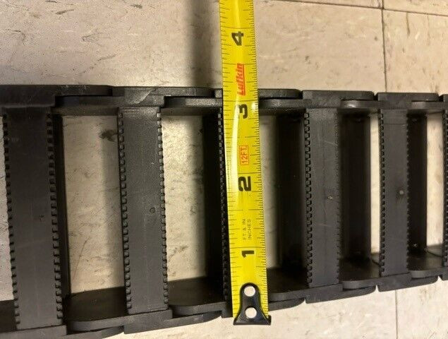 NEW IGUS 1400.068.100 Energy Chain Cable Carrier 16′ 2 1/2″ L X 3 3/8″ X 1 1/8″