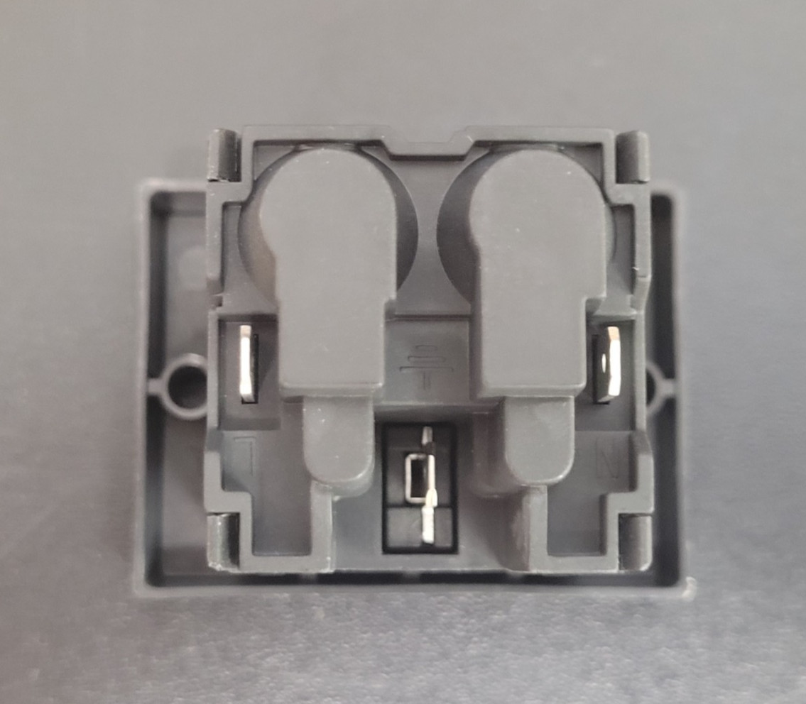 (1 PC) 8843.0363 SCHURTER 8843.0 G-STECKER-KOMBI 10A 70°C