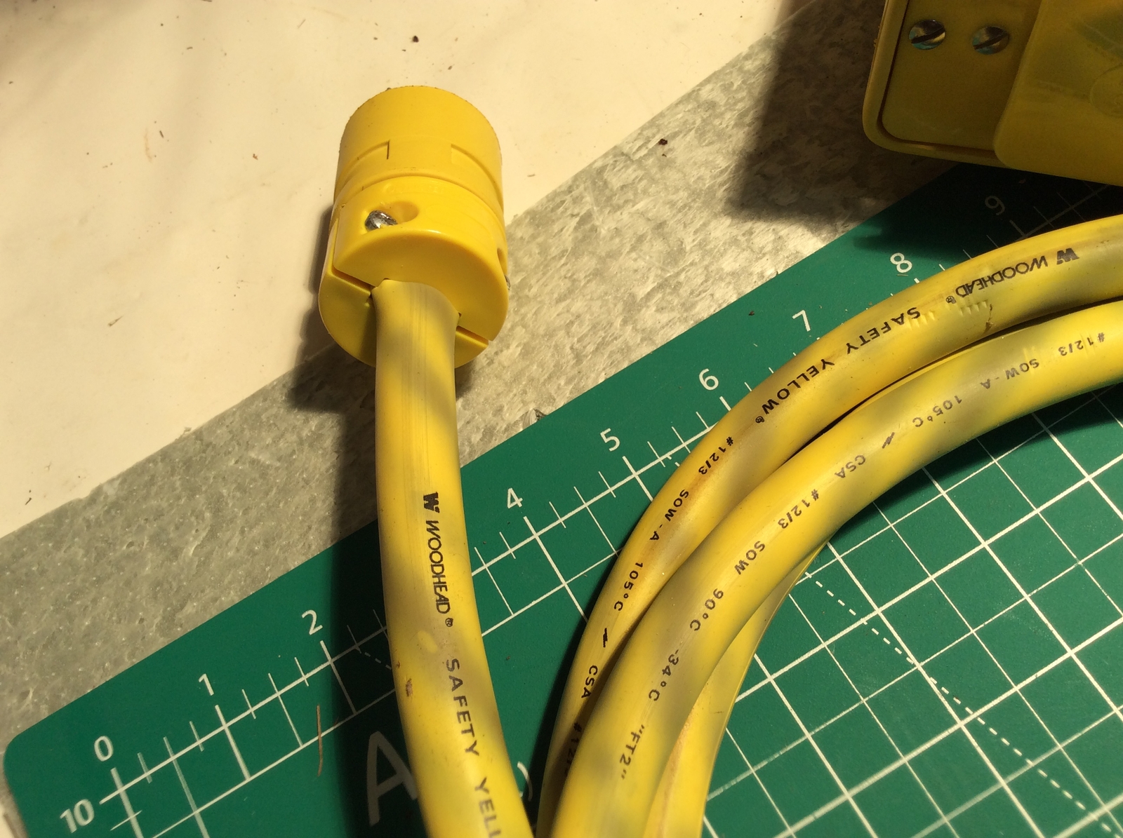 Woodhead 10′ Power Cable 2 GFI and 1 Twist 20A Safety Yellow 12/3 SOW-A New