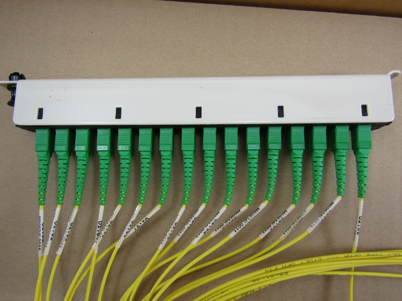 TYCO OCM5-SP21800S2-18DASIA 16 CHANNEL SPLITTER CABINET 2×1/8 SCAPC – NEW IN BOX
