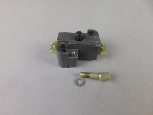 Westinghouse 369D696GO2 Contact Block (NC)0T2D – NEW Surplus!