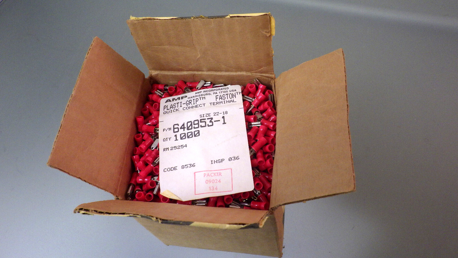 1000 AMP #640953-1 Quick Connect Faston Terminal 22-16 in Box / TE Connectivity