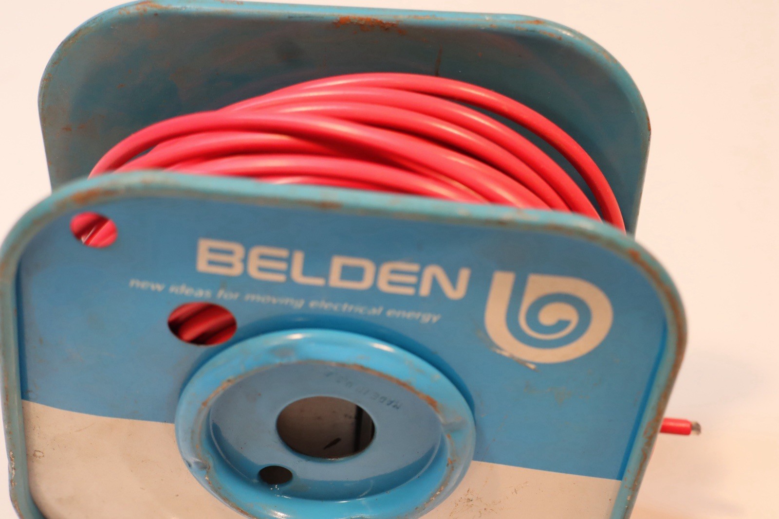 8868-100 – BELDEN – 25,000 Volt- 25KV Cathode Ray Cable UNKNOWN LENGTH