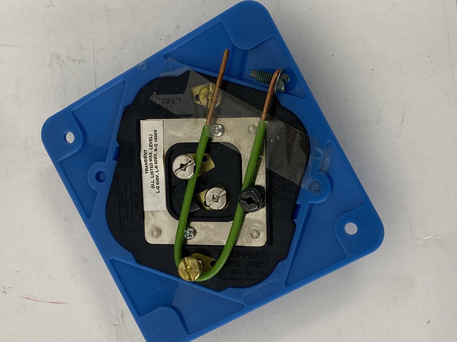 Bryant HUBBELL 1254 S Quadplex Surge Suppression Receptacle 2 Pole 3 Wire