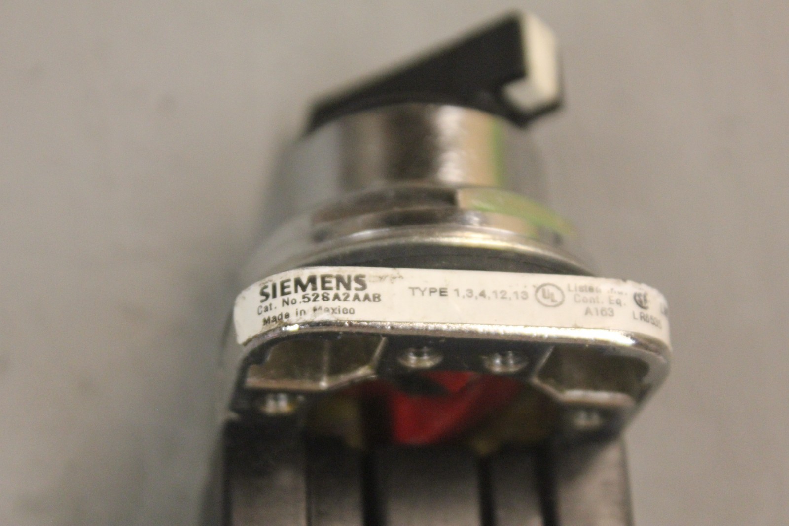 SIEMENS 2 POSITION SELECTOR SWITCH 528A2AAB BLACK