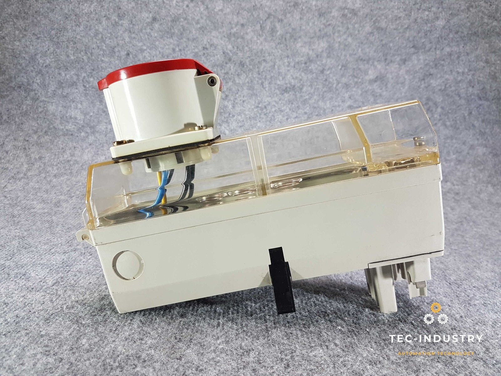 KLÖCKNER-MOELLER BDO-CEE 32/S18 I BD0-CEE 32/S18 MAX 380V~ 35 AMP OUTLET BOX