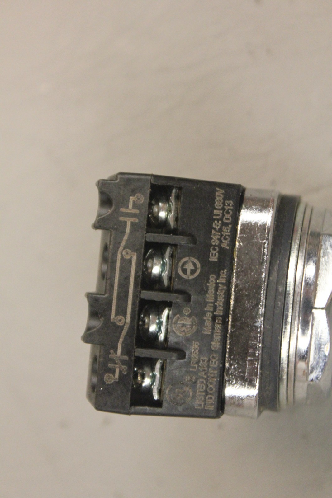 SIEMENS 2 POSITION SELECTOR SWITCH 528A2AAB BLACK
