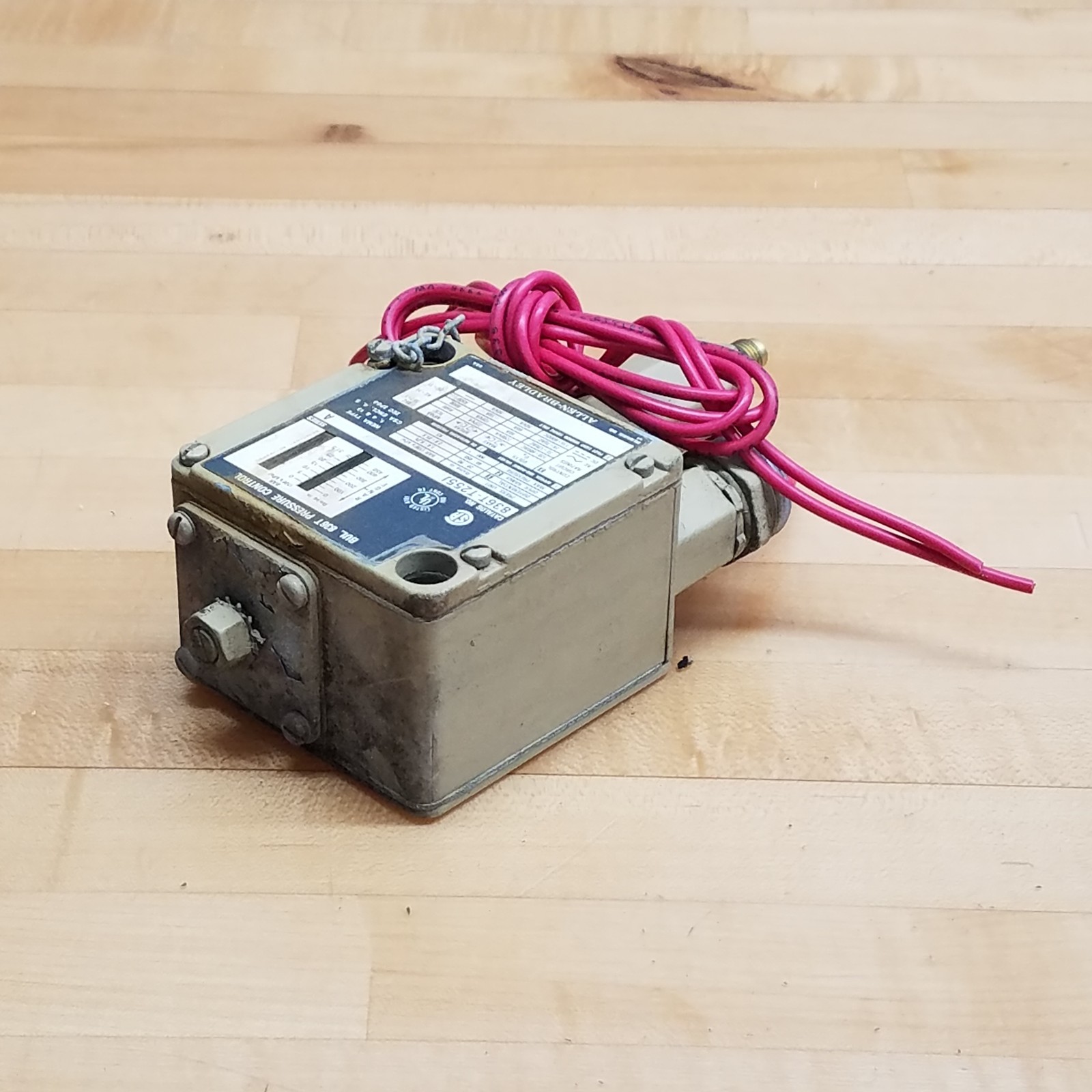 Allen Bradley 836T-T255J Series A Bulletin 836T Pressure Controls – USED