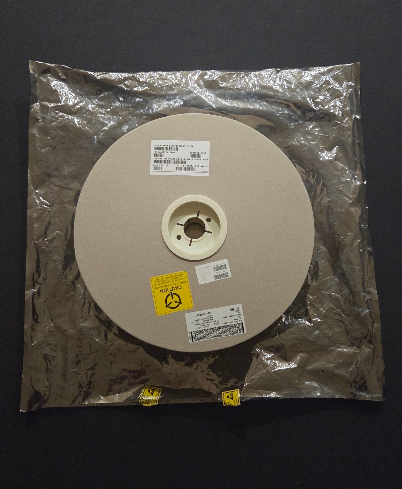 AT LEAST 1200 PCS BY255GP-E3/54 DIODE GEN PURP 1.3KV 3A DO201