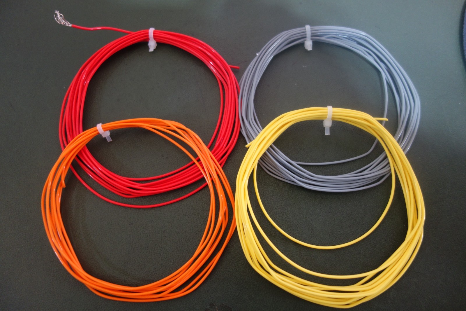 50 Feet 20 Awg Stranded 600V Silver Plate Mil Spec Teflon/ PTFE Wire