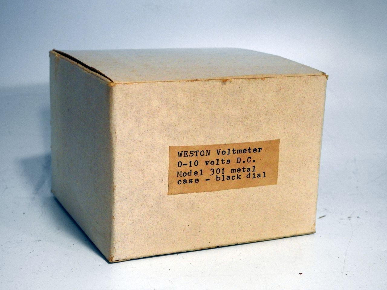 UNUSED IN THE CARTON WESTON 301 0-10 VDC 3-1/2″ DIAMETER BLACK FACE PANEL METER