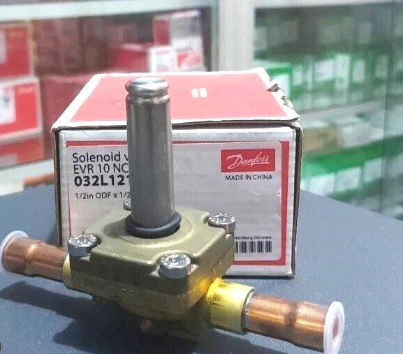2PCS LOT – Danfoss 032L1217 Solenoid valve, EVR 10, Solder, ODF, 1/2in-New