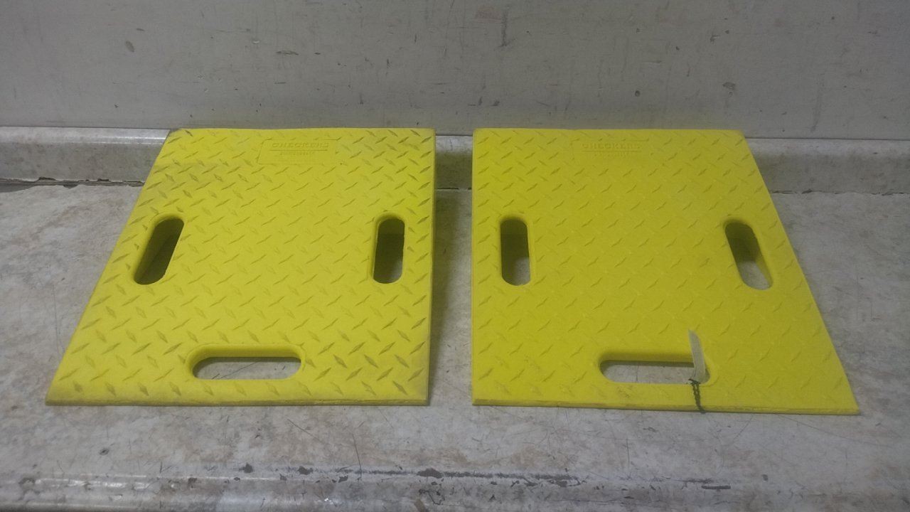 Checkers UHB4045 4-1/2 In Maximum Cable Diameter Yellow Modular Hose Bridge