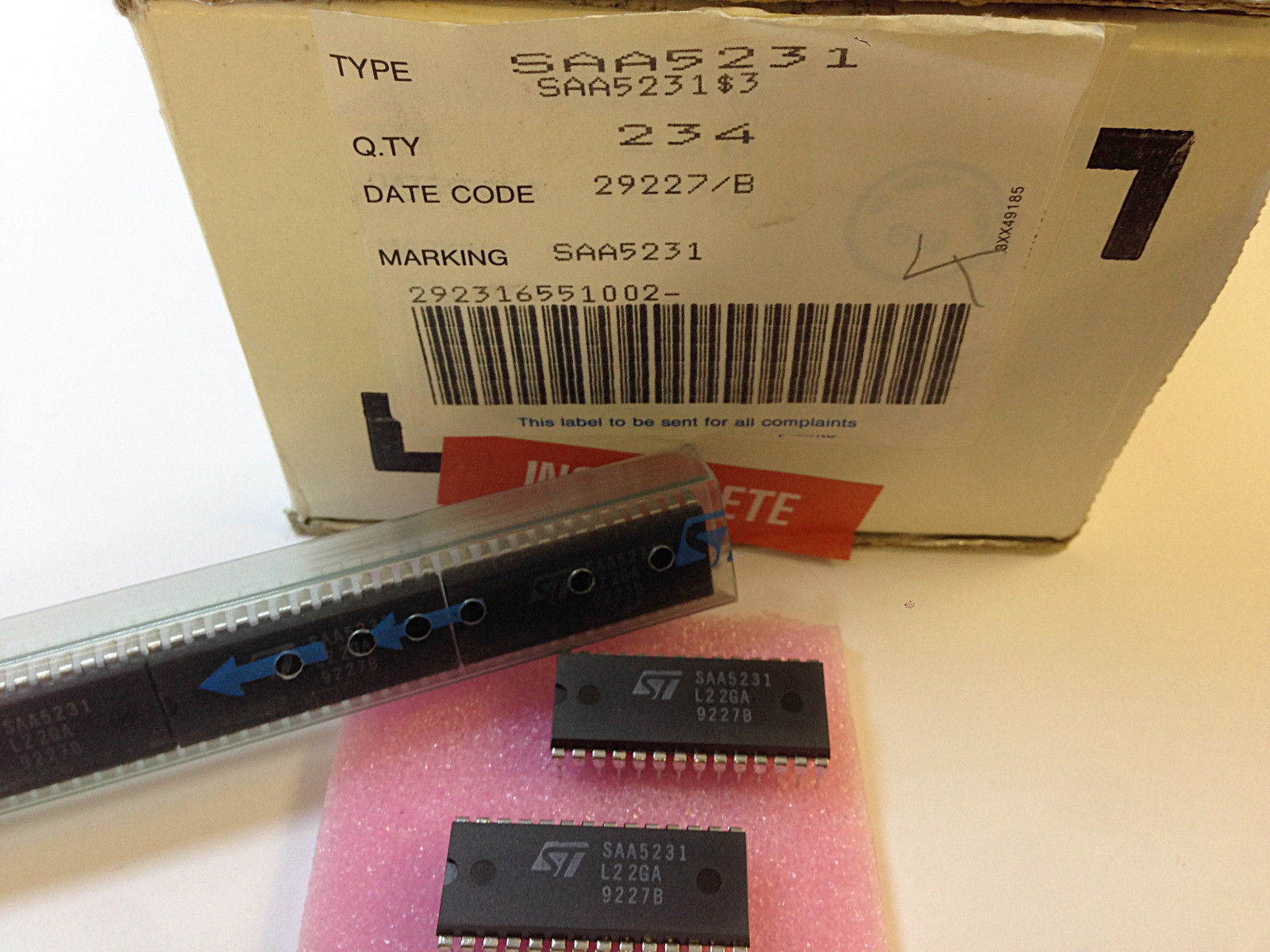 3 pieces SAA5231 DATA SLICER FOR TELETEXT PROCESSOR DIP28 STM NEW ~
