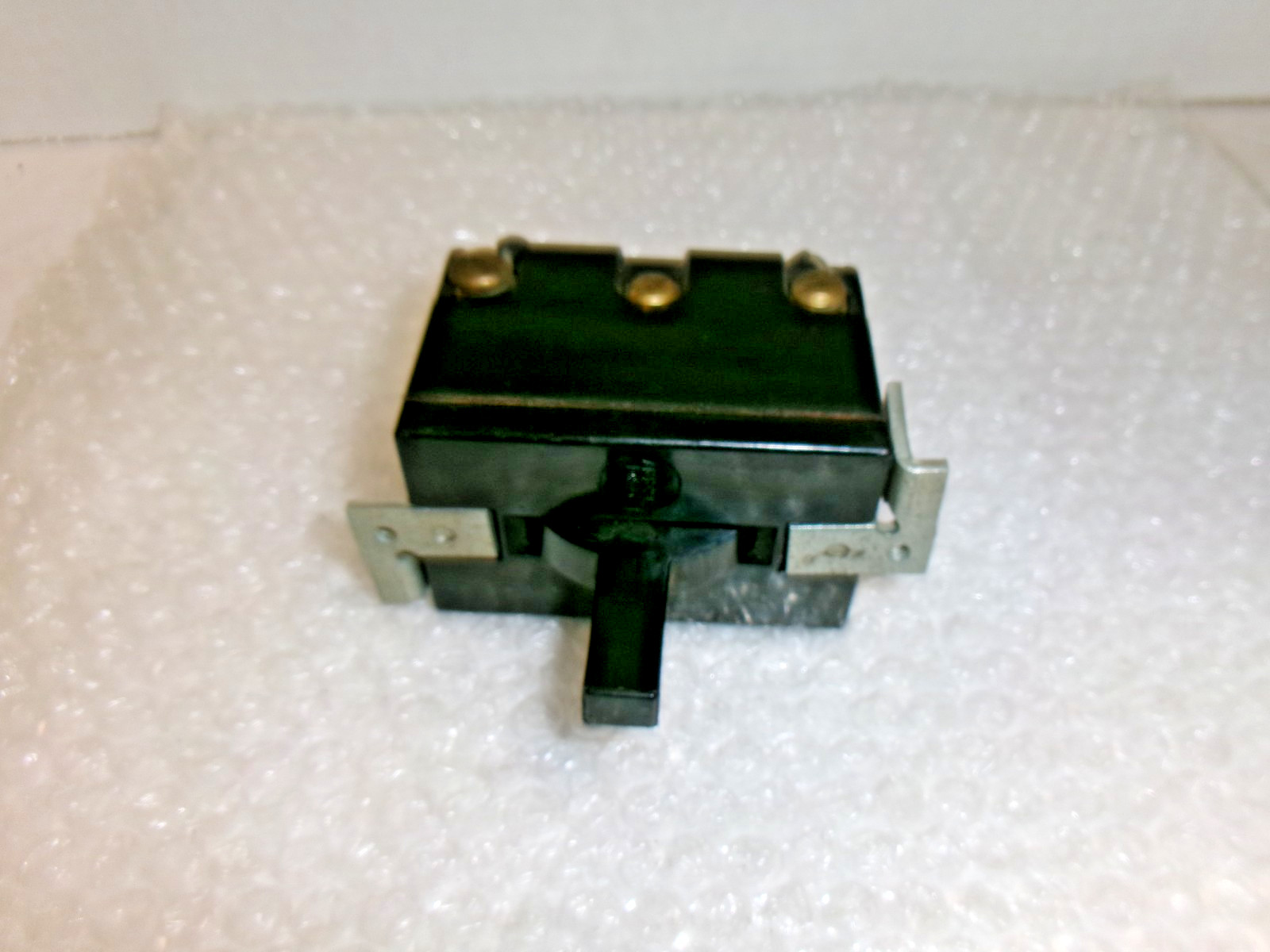Arrow H&H On-Off 20A Toggle Switch