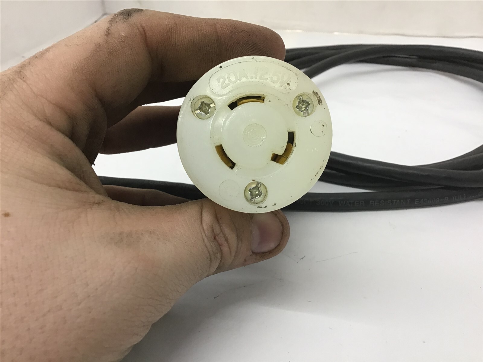 Hubbell 20A 125V Plug and Receptacle On 10′ Of Essex Royal 16/3 SJOW